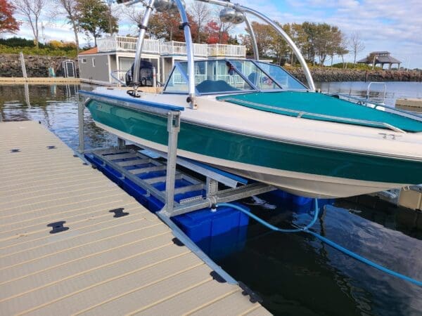 Aegis 7 Pontoon boat Lift - Image 6