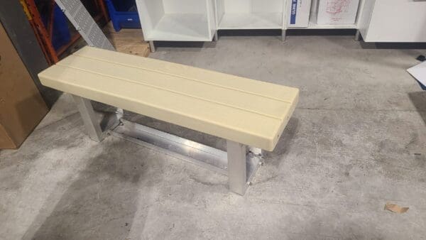 CENTER MOUNT BENCH ALUM W/PE PLANK